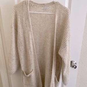 American Eagle Cream Knit Cardigan size XS, good condition